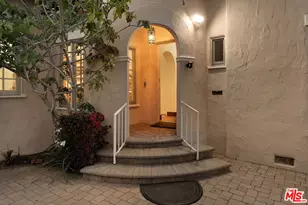151 N Poinsettia Pl, Los Angeles, CA 90036 - Photo 25