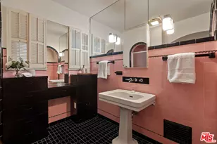 151 N Poinsettia Pl, Los Angeles, CA 90036 - Photo 15