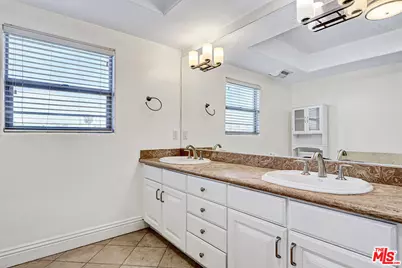 1520 S Shenandoah St #304, Los Angeles, CA 90035 - Photo 31