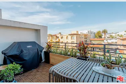 5014 Rosewood Ave, Los Angeles, CA 90004 - Photo 17