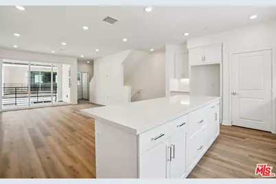 1687 Coral Sea Ln, Los Angeles, CA 90732 - Photo 17