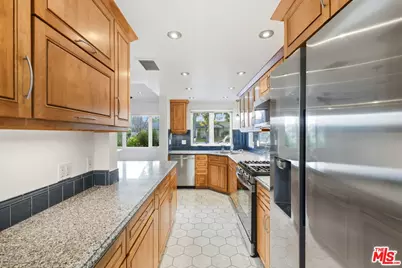 416 N Reese Pl, Burbank, CA 91506 - Photo 15
