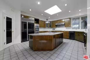 7805 Veragua Dr, Playa del Rey, CA 90293 - Photo 15