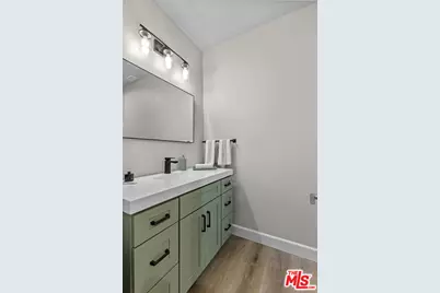 28701 Delaware Dr, Tehachapi, CA 93561 - Photo 13