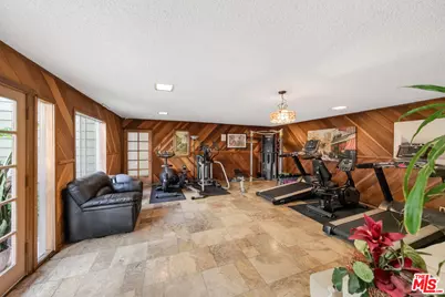 525 S Ardmore Ave #351, Los Angeles, CA 90020 - Photo 21