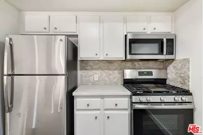 327 Chestnut Ave #104, Long Beach, CA 90802 - Photo 9