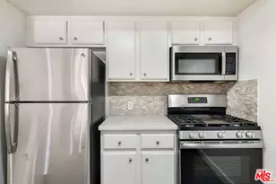 327 Chestnut Ave, Long Beach, CA 90802 - Photo 9