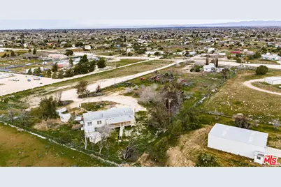 6425 Smoke Tree Rd, Phelan, CA 92371 - Photo 31