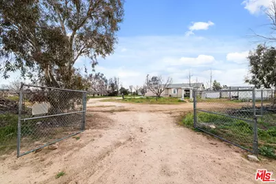 6425 Smoke Tree Rd, Phelan, CA 92371 - Photo 3