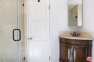 2332 Castle Heights Ave, Los Angeles, CA 90034 - Photo 33