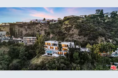 8854 Thrasher Ave, Los Angeles, CA 90069 - Photo 5