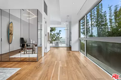 8854 Thrasher Ave, Los Angeles, CA 90069 - Photo 13