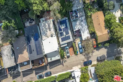 8518 Walnut Dr, Los Angeles, CA 90046 - Photo 3