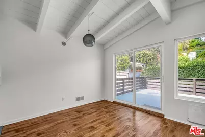 8518 Walnut Dr, Los Angeles, CA 90046 - Photo 19