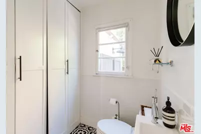 8260 Oakwood Ave, Los Angeles, CA 90048 - Photo 27