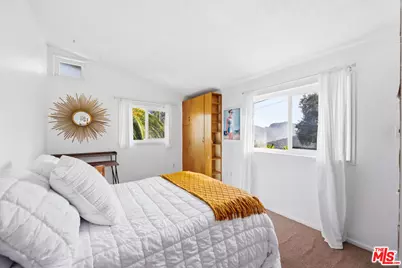 19781 Grand View Dr, Topanga, CA 90290 - Photo 27