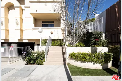 13801 Oxnard St #206, Van Nuys, CA 91401 - Photo 1