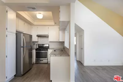 13801 Oxnard St #206, Van Nuys, CA 91401 - Photo 7