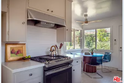 3325 Primavera St, Pasadena, CA 91107 - Photo 9