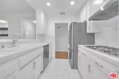 104 S Hayworth Ave #104, Los Angeles, CA 90048 - Photo 9