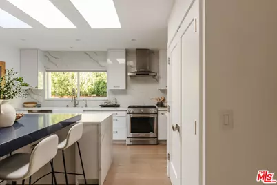 6152 Saint Clair Ave, North Hollywood, CA 91606 - Photo 17