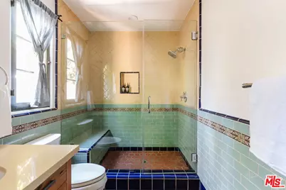 2621 E Glenoaks Blvd, Glendale, CA 91206 - Photo 25
