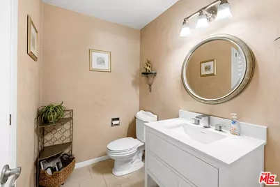 6430 S Sherbourne Dr, Los Angeles, CA 90056 - Photo 41