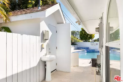 6430 S Sherbourne Dr, Los Angeles, CA 90056 - Photo 9