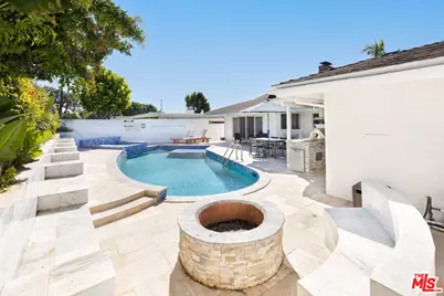 6430 S Sherbourne Dr, Los Angeles, CA 90056 - Photo 19