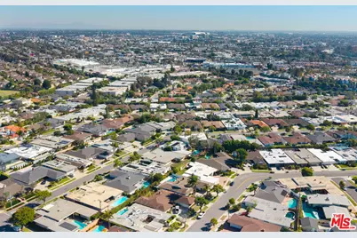 6430 S Sherbourne Dr, Los Angeles, CA 90056 - Photo 69