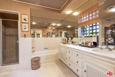602 N Foothill Rd, Beverly Hills, CA 90210 - Photo 21