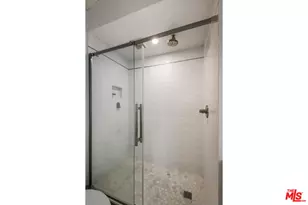 2201 N Willetta Ave, Los Angeles, CA 90068 - Photo 25