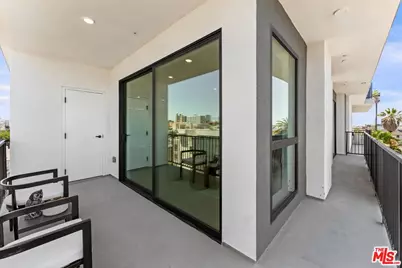 904 S New Hampshire Ave #Ph-4, Los Angeles, CA 90006 - Photo 17