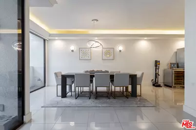 325 N Oakhurst Dr #203, Beverly Hills, CA 90210 - Photo 9