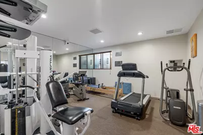 325 N Oakhurst Dr #203, Beverly Hills, CA 90210 - Photo 33