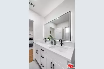 1207 W Orange Grove Ave, Burbank, CA 91506 - Photo 23