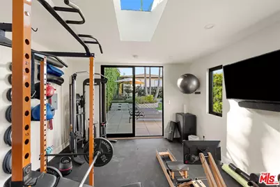 3840 Carmona Ave, Los Angeles, CA 90008 - Photo 53