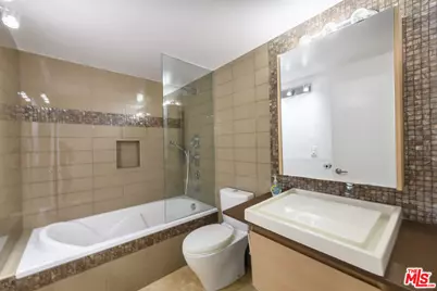 8581 Cole Crest Dr, Los Angeles, CA 90046 - Photo 21