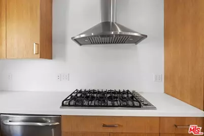 6570 Lakeridge Rd, Los Angeles, CA 90068 - Photo 13