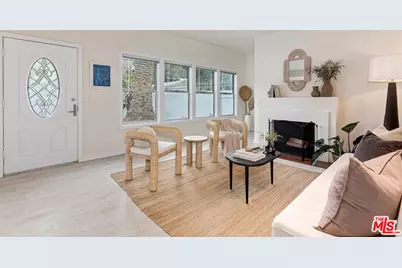 215 Entrada Dr, Santa Monica, CA 90402 - Photo 3