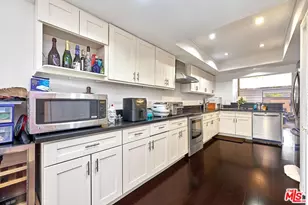 421 S Van Ness Ave, Los Angeles, CA 90020 - Photo 13