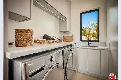 15743 Hesby St, Encino, CA 91436 - Photo 31