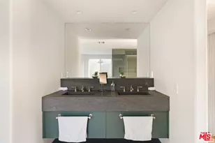7868 Electra Dr, Los Angeles, CA 90046 - Photo 25