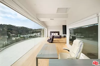 7868 Electra Dr, Los Angeles, CA 90046 - Photo 21