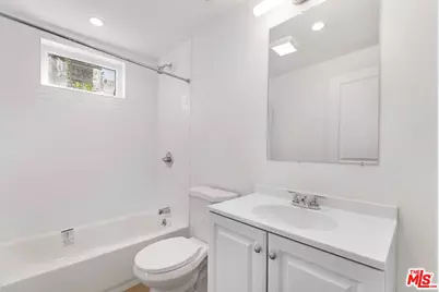 1955 Bonsallo Ave, Los Angeles, CA 90007 - Photo 11