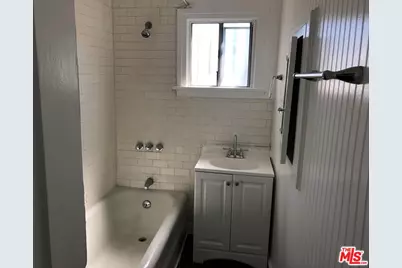 620 E 84th St, Los Angeles, CA 90001 - Photo 7