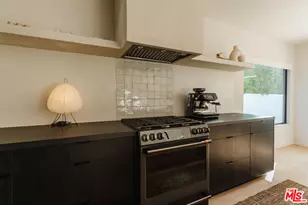 2418 Walnut Ave, Venice, CA 90291 - Photo 19