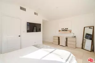 13551 Cheltenham Dr, Sherman Oaks, CA 91423 - Photo 57