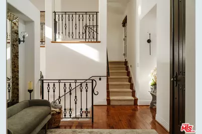 13551 Cheltenham Dr, Sherman Oaks, CA 91423 - Photo 11