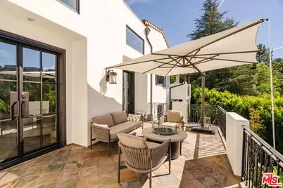13551 Cheltenham Dr, Sherman Oaks, CA 91423 - Photo 33